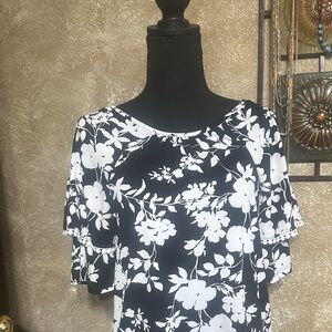 Adrienne Vittadini Black & White Floral Flutter-Sleeve Blouse